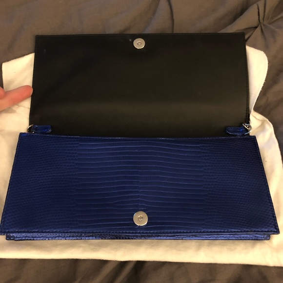 Sale ends today get your Dior clutch while lasts - Picture 2 of 8